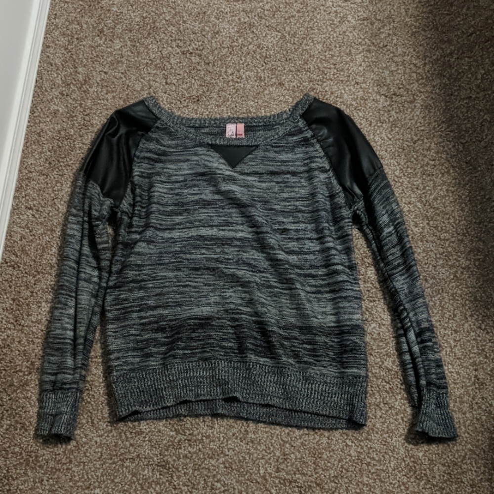 Women's sweater